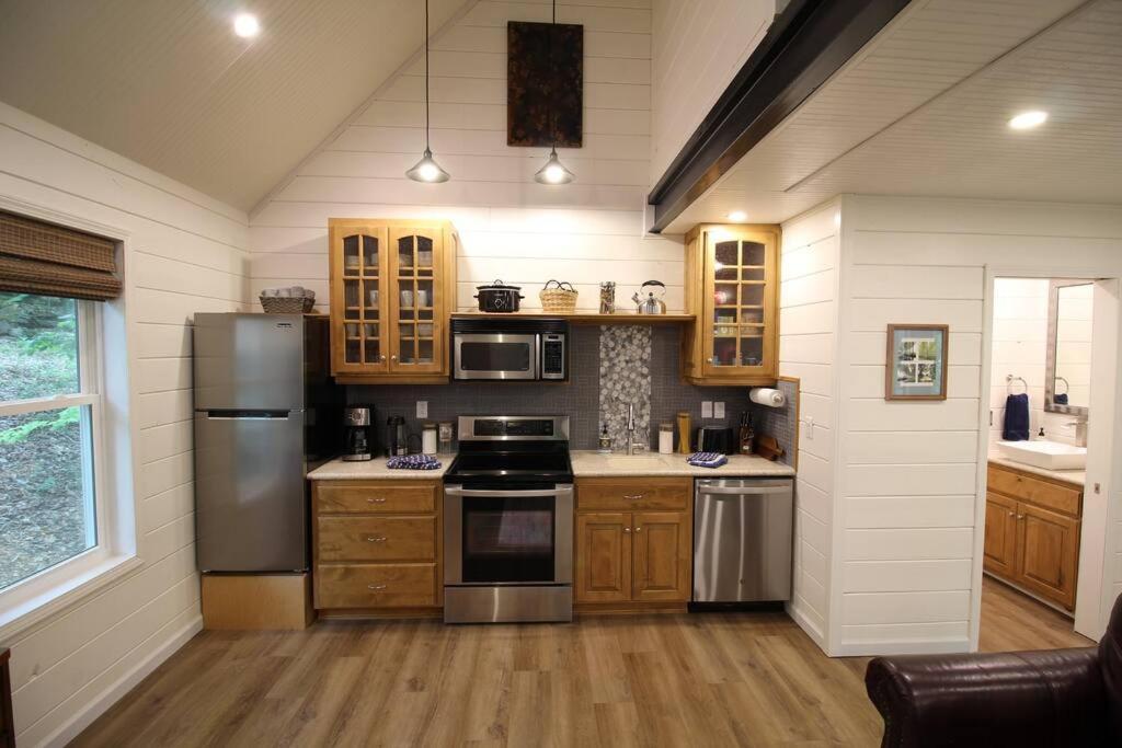 Villa Secluded Treehouse In The Woods - Tree Hugger Hideaway Branson Exterior foto