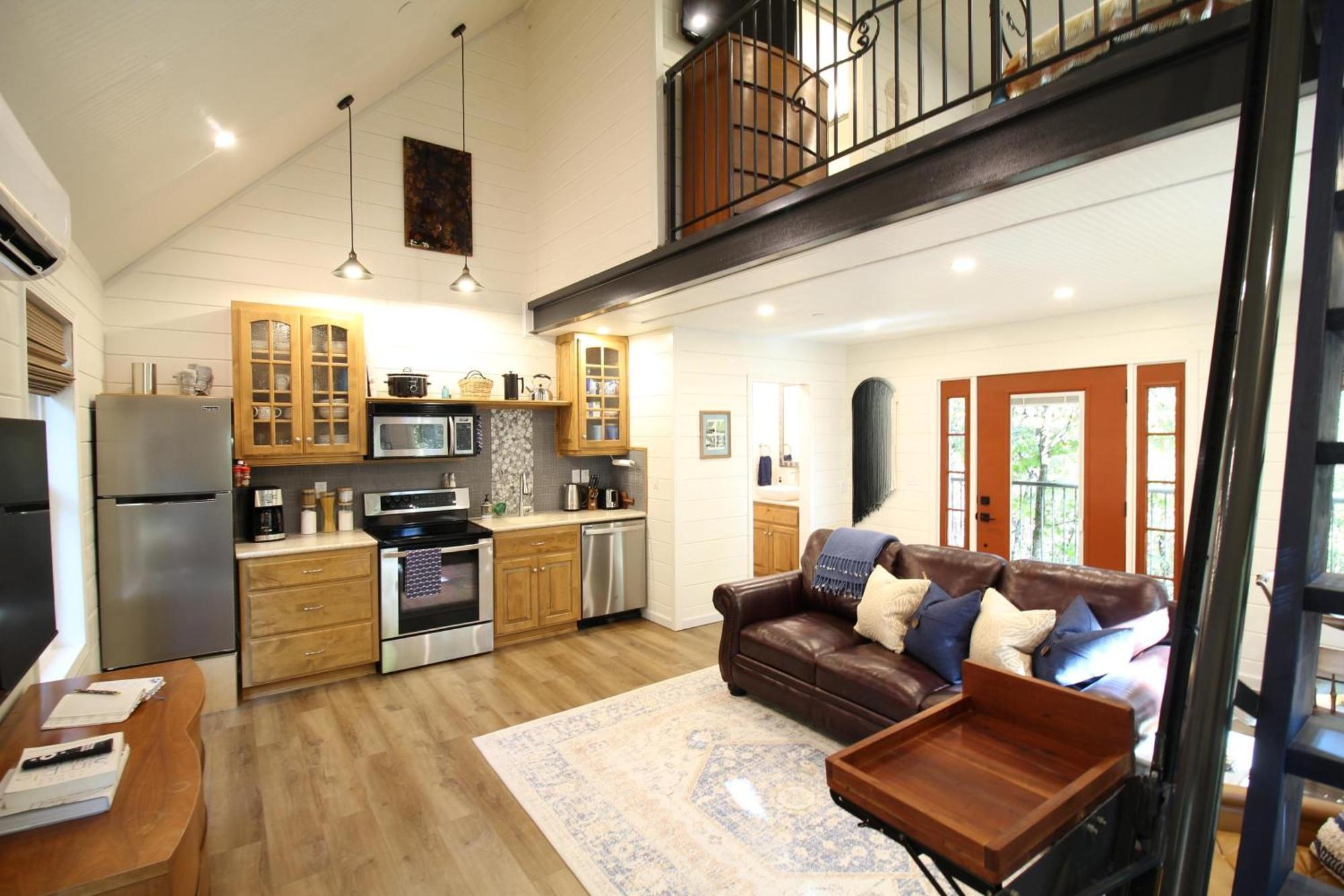 Villa Secluded Treehouse In The Woods - Tree Hugger Hideaway Branson Exterior foto