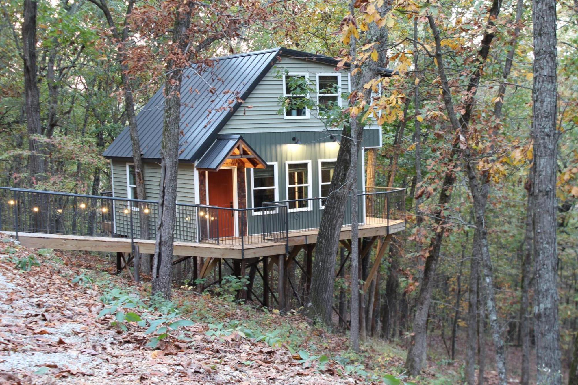 Villa Secluded Treehouse In The Woods - Tree Hugger Hideaway Branson Exterior foto